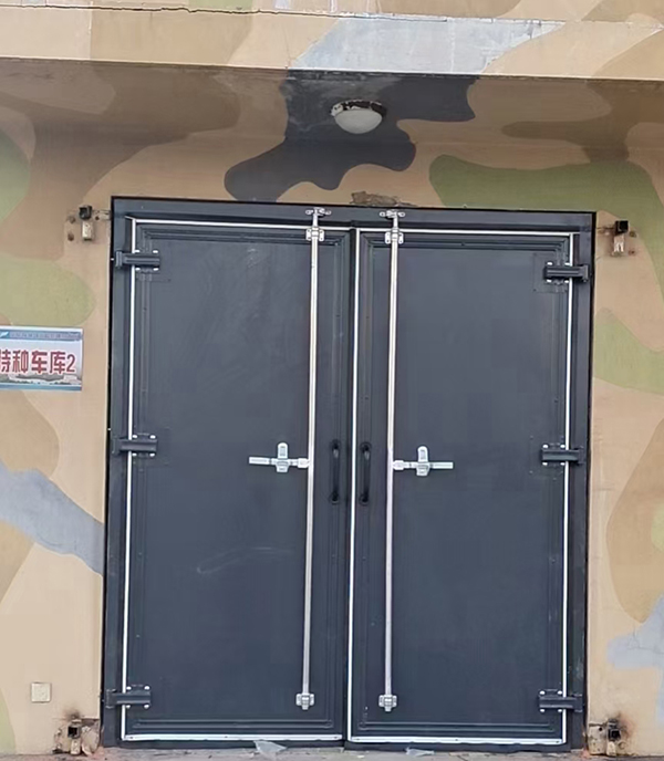 柞水工业平开门