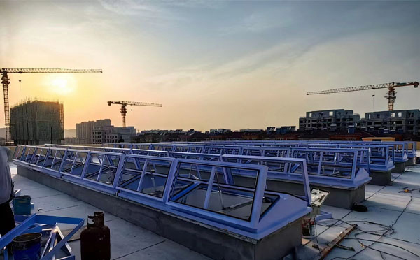 消防柞水排烟窗工作原理