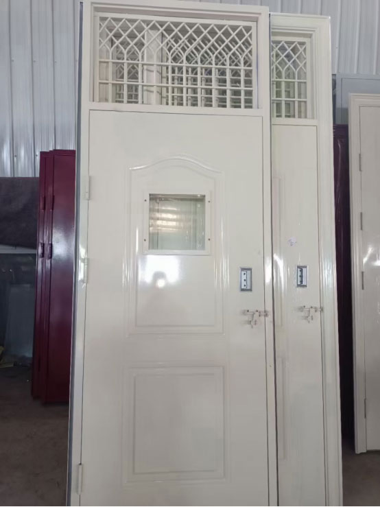 柞水学校教室门 柞水学校教室门