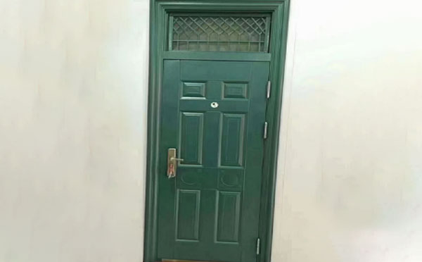 柞水学校教室门